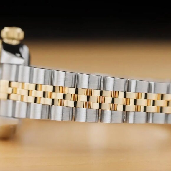 Sale! Rolex Womoen's Factory 18kt Watch - Picture 7 of 7